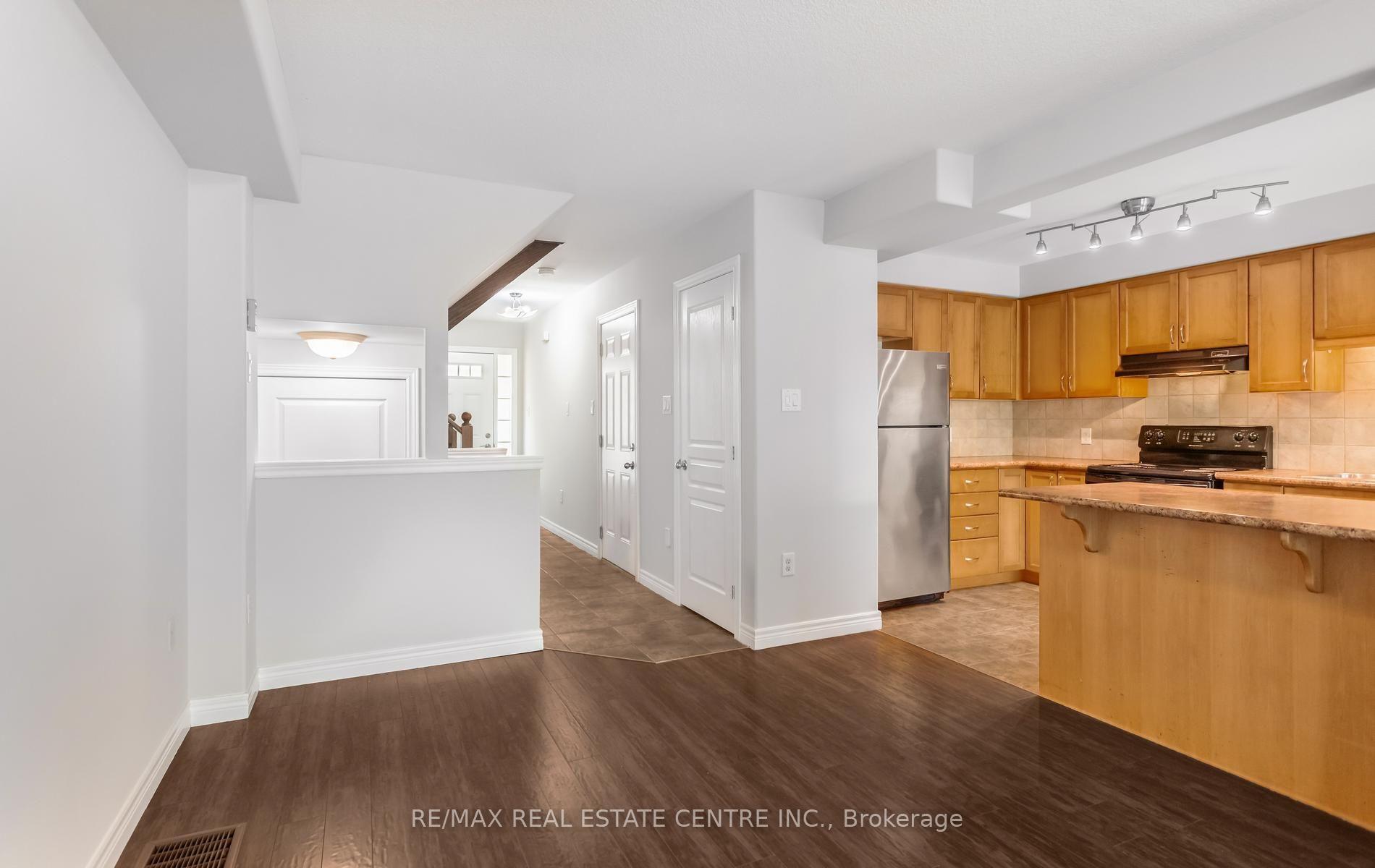 Photo 12 of Unit 38, 8 Hemlock Way, Grimsby, Grimsby West — HOMEH