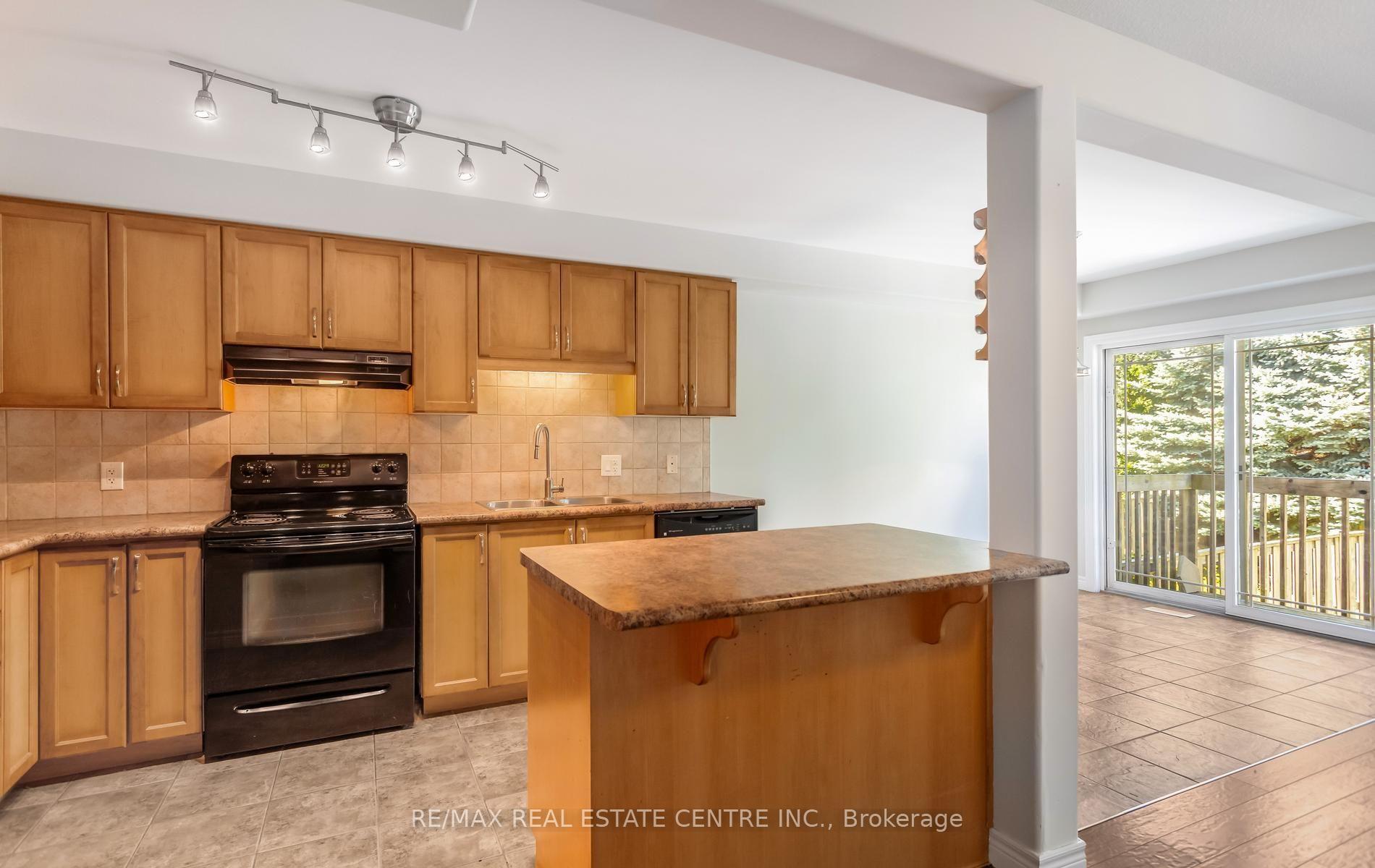 Photo 13 of Unit 38, 8 Hemlock Way, Grimsby, Grimsby West — HOMEH