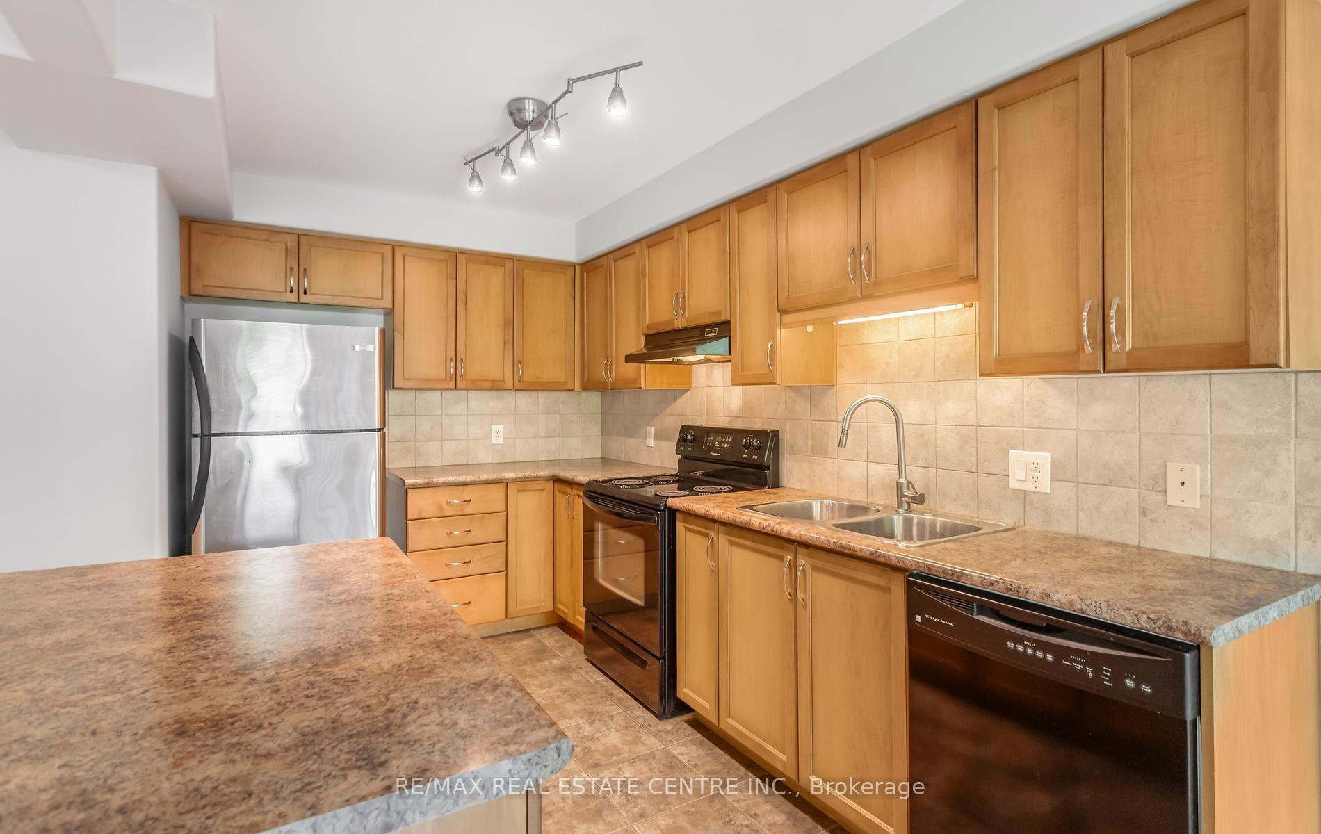 Photo 17 of Unit 38, 8 Hemlock Way, Grimsby, Grimsby West — HOMEH