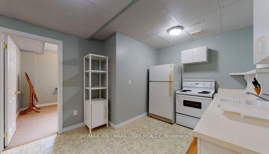 Photo 5 of Unit lower level, 133 Monique Crescent, Barrie, East Bayfield — HOMEH