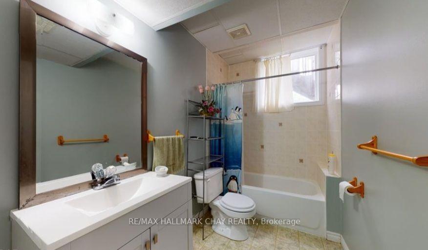 Photo 7 of Unit lower level, 133 Monique Crescent, Barrie, East Bayfield — HOMEH