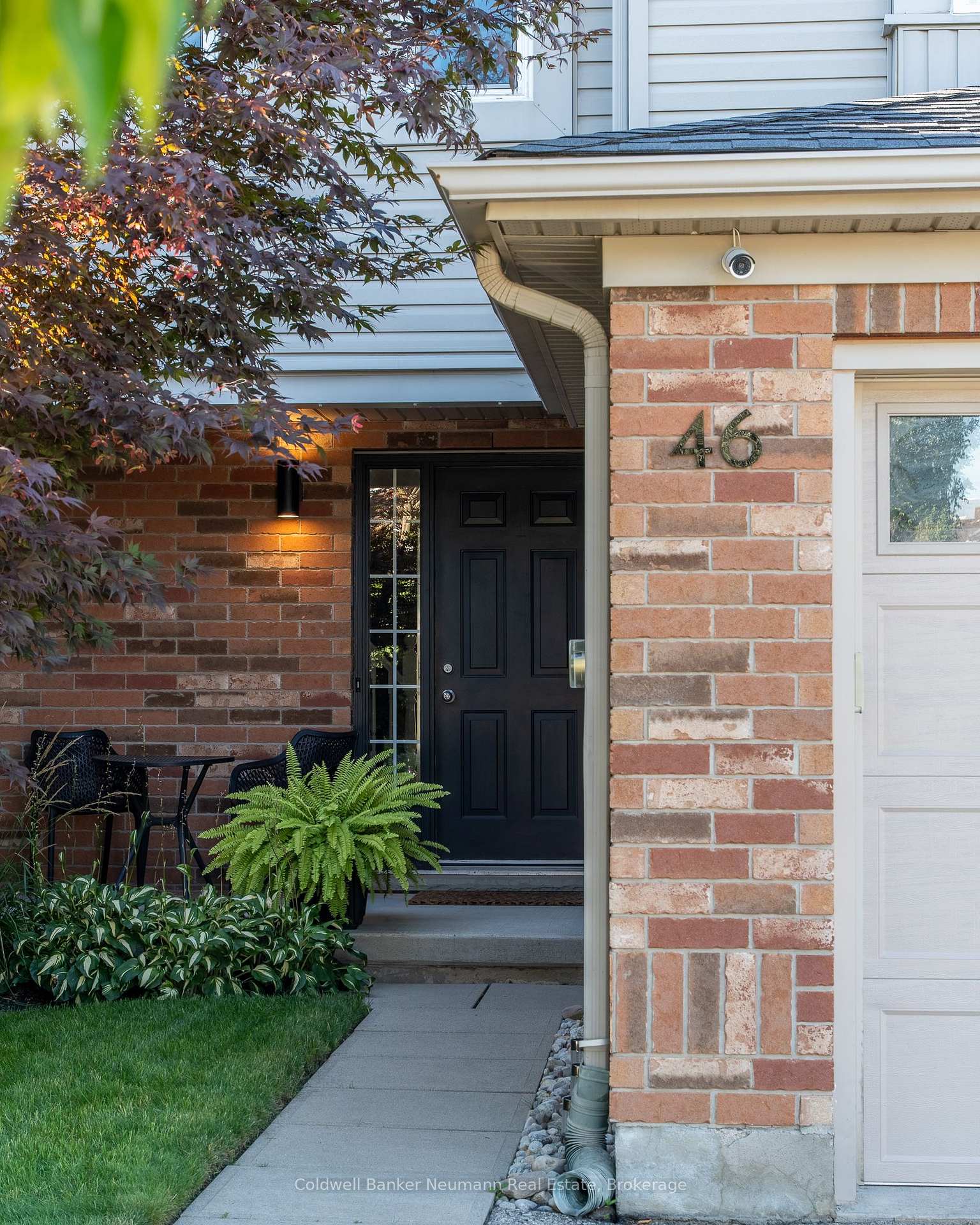 Photo 2 of 46 Darling Crescent, Guelph, Pineridge/Westminster Woods — HOMEH