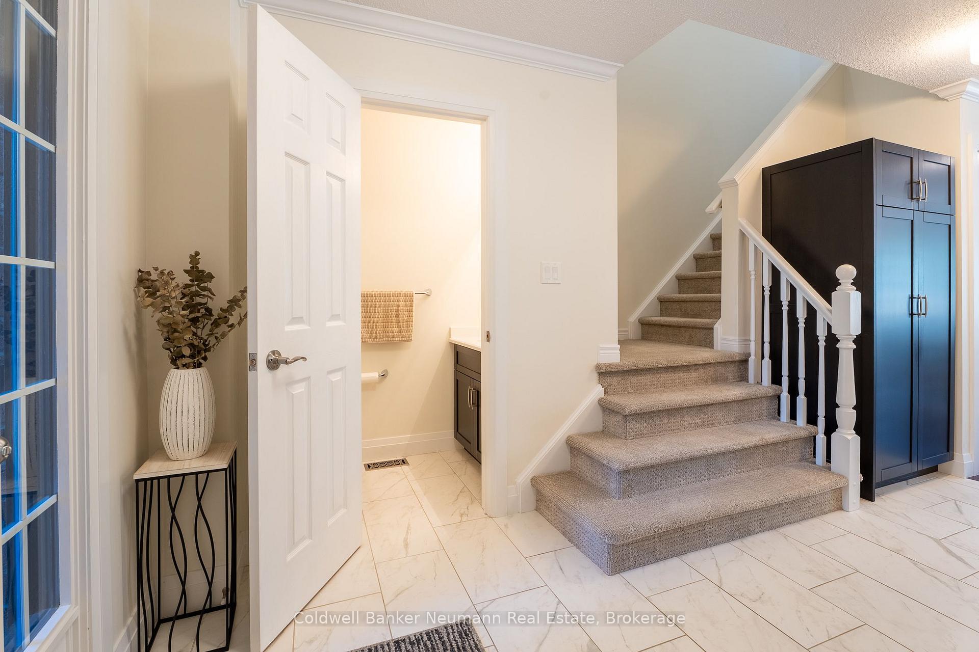 Photo 7 of 46 Darling Crescent, Guelph, Pineridge/Westminster Woods — HOMEH