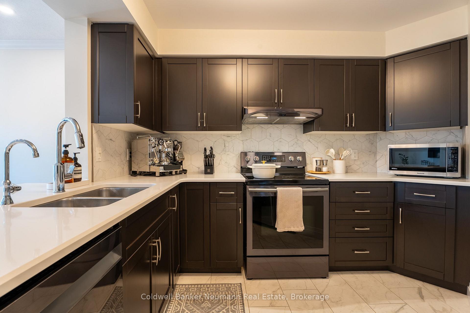 Photo 9 of 46 Darling Crescent, Guelph, Pineridge/Westminster Woods — HOMEH