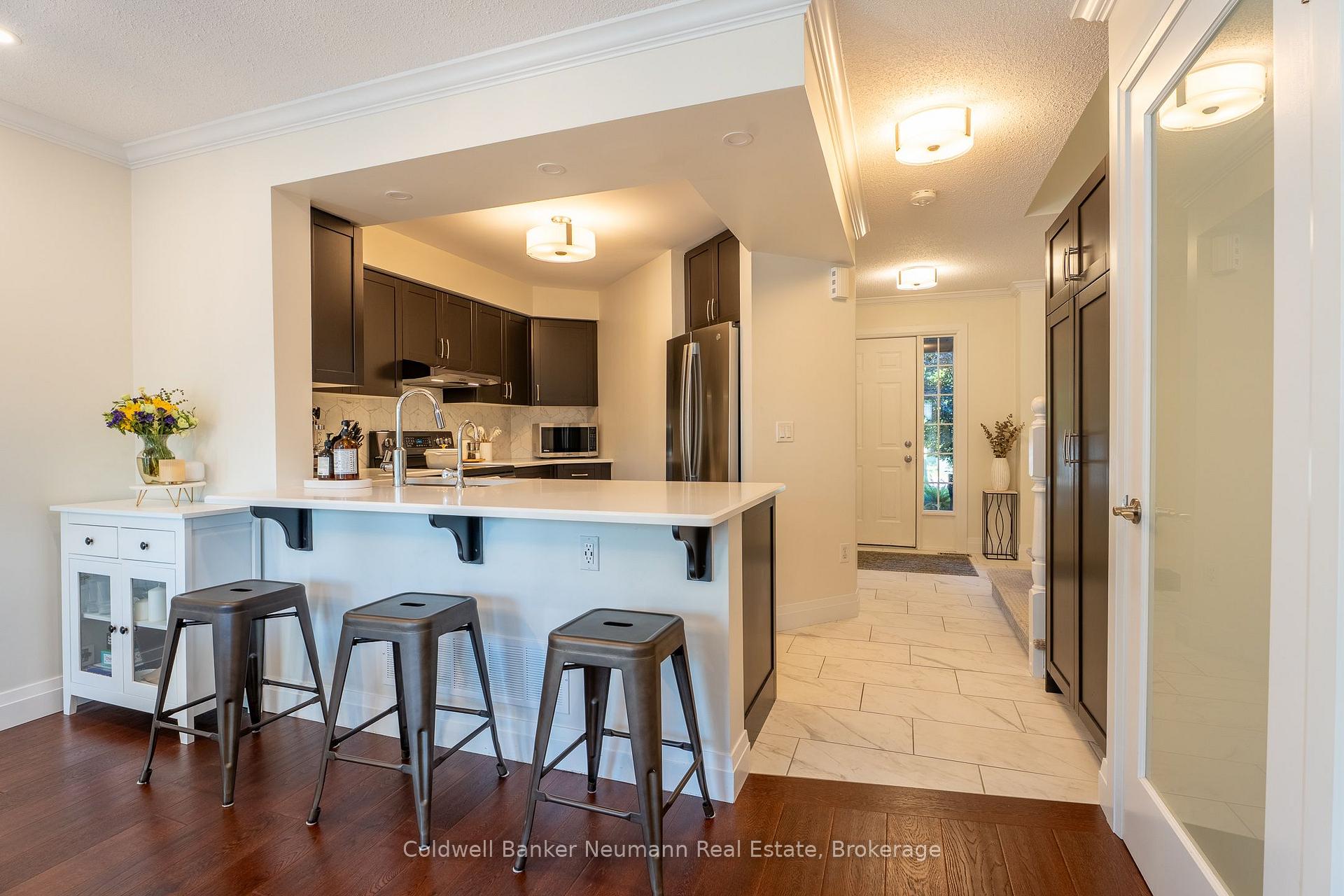 Photo 10 of 46 Darling Crescent, Guelph, Pineridge/Westminster Woods — HOMEH