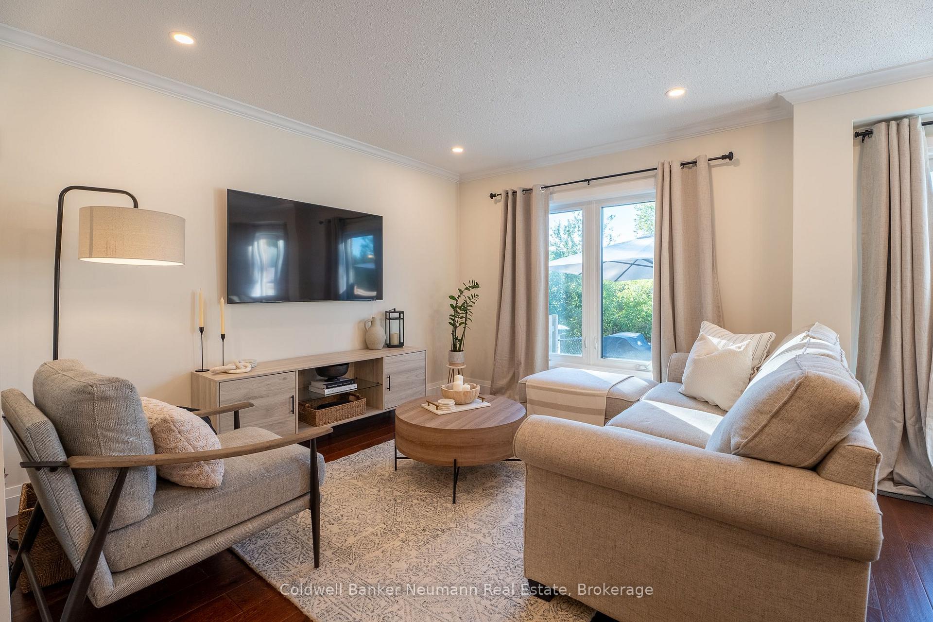 Photo 13 of 46 Darling Crescent, Guelph, Pineridge/Westminster Woods — HOMEH