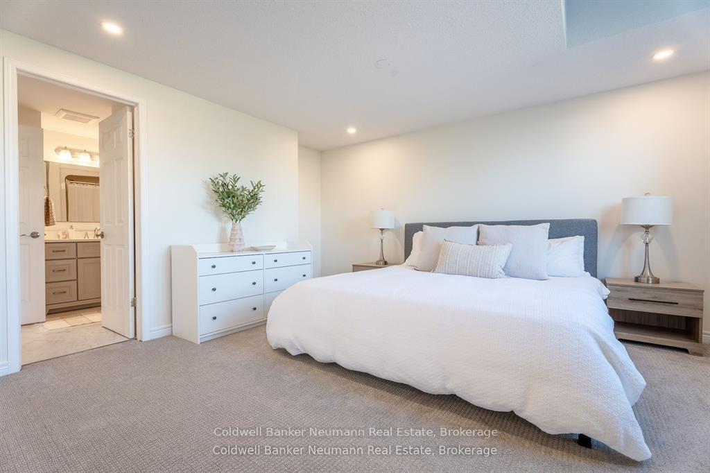 Photo 16 of 46 Darling Crescent, Guelph, Pineridge/Westminster Woods — HOMEH