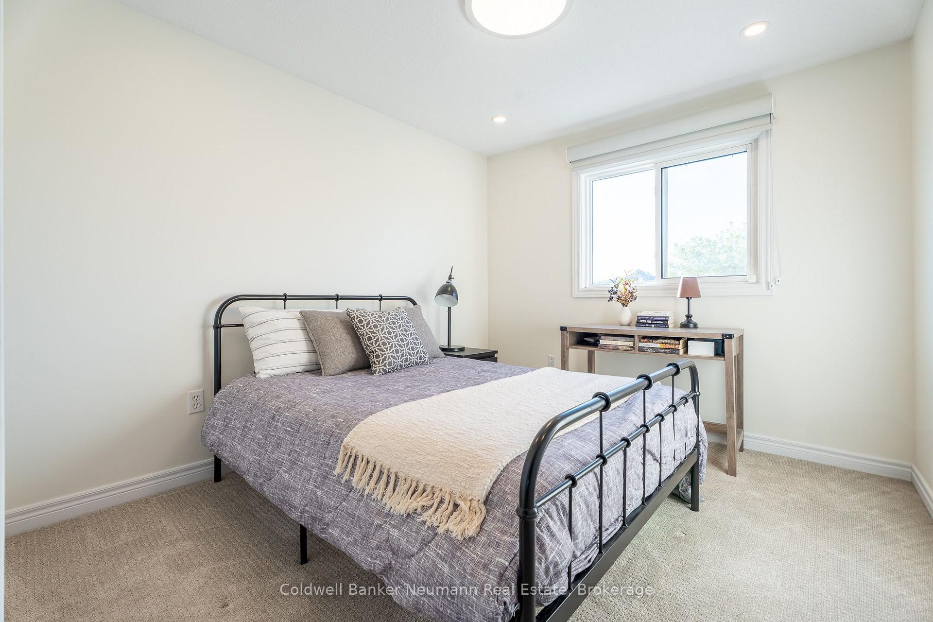 Photo 20 of 46 Darling Crescent, Guelph, Pineridge/Westminster Woods — HOMEH