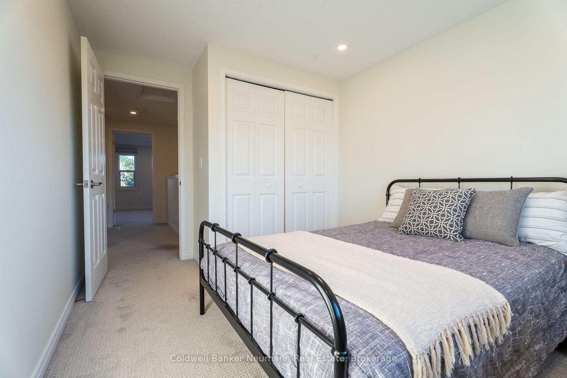Photo 21 of 46 Darling Crescent, Guelph, Pineridge/Westminster Woods — HOMEH