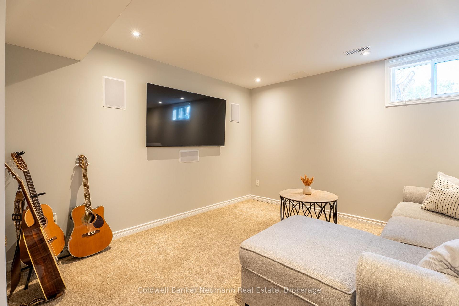 Photo 22 of 46 Darling Crescent, Guelph, Pineridge/Westminster Woods — HOMEH