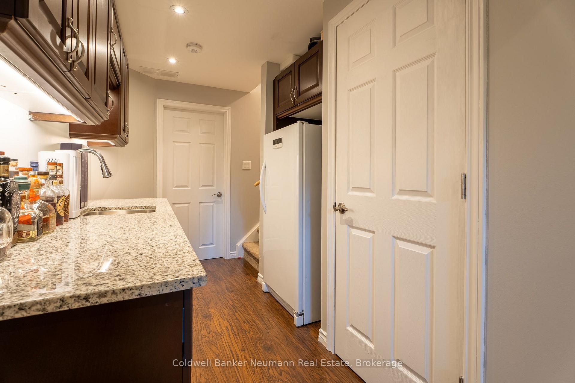 Photo 24 of 46 Darling Crescent, Guelph, Pineridge/Westminster Woods — HOMEH