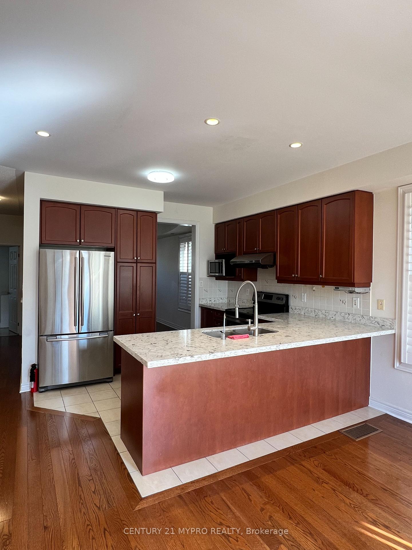 Photo 2 of 13 Walter Scott Crescent, Markham, Victoria Square — HOMEH