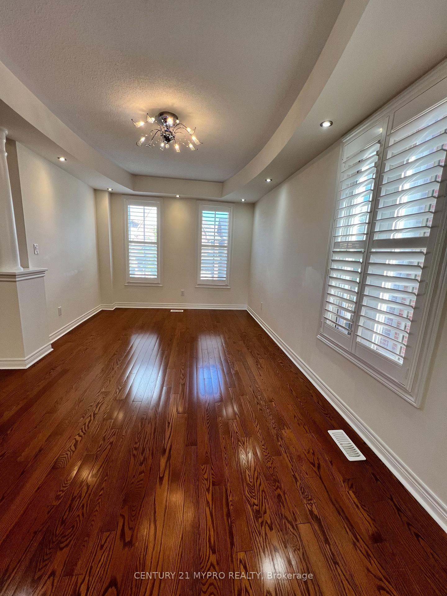 Photo 6 of 13 Walter Scott Crescent, Markham, Victoria Square — HOMEH
