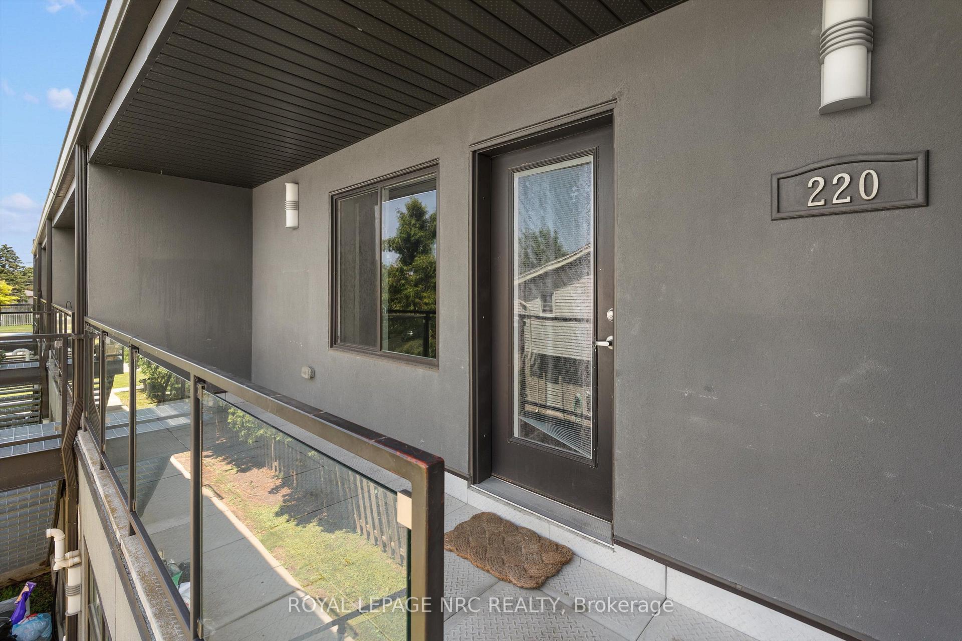 Photo of Unit 220, 411 Lake Street