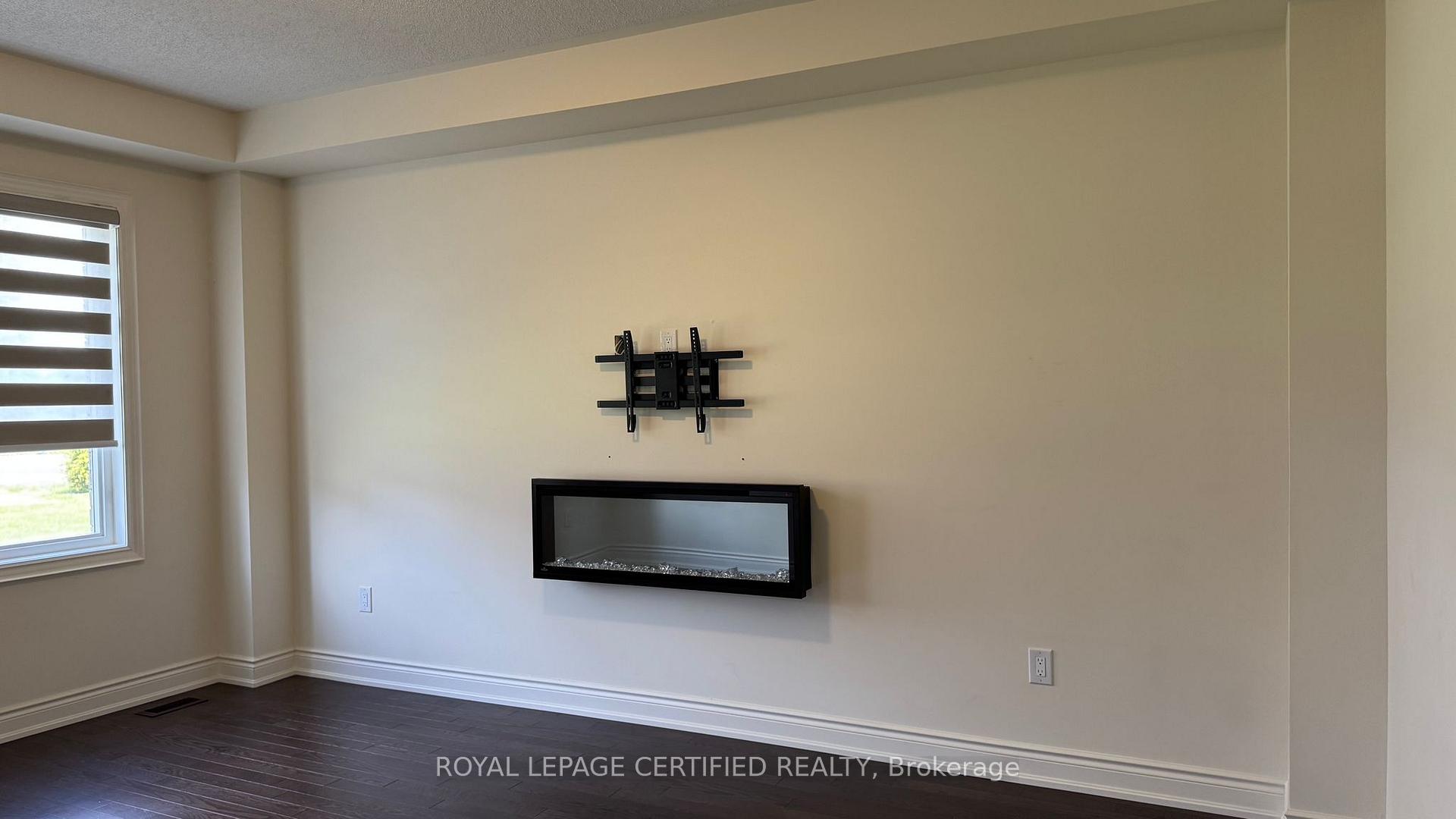 Photo 7 of 172 Bloomfield Crescent, Cambridge, Little's Corners — HOMEH