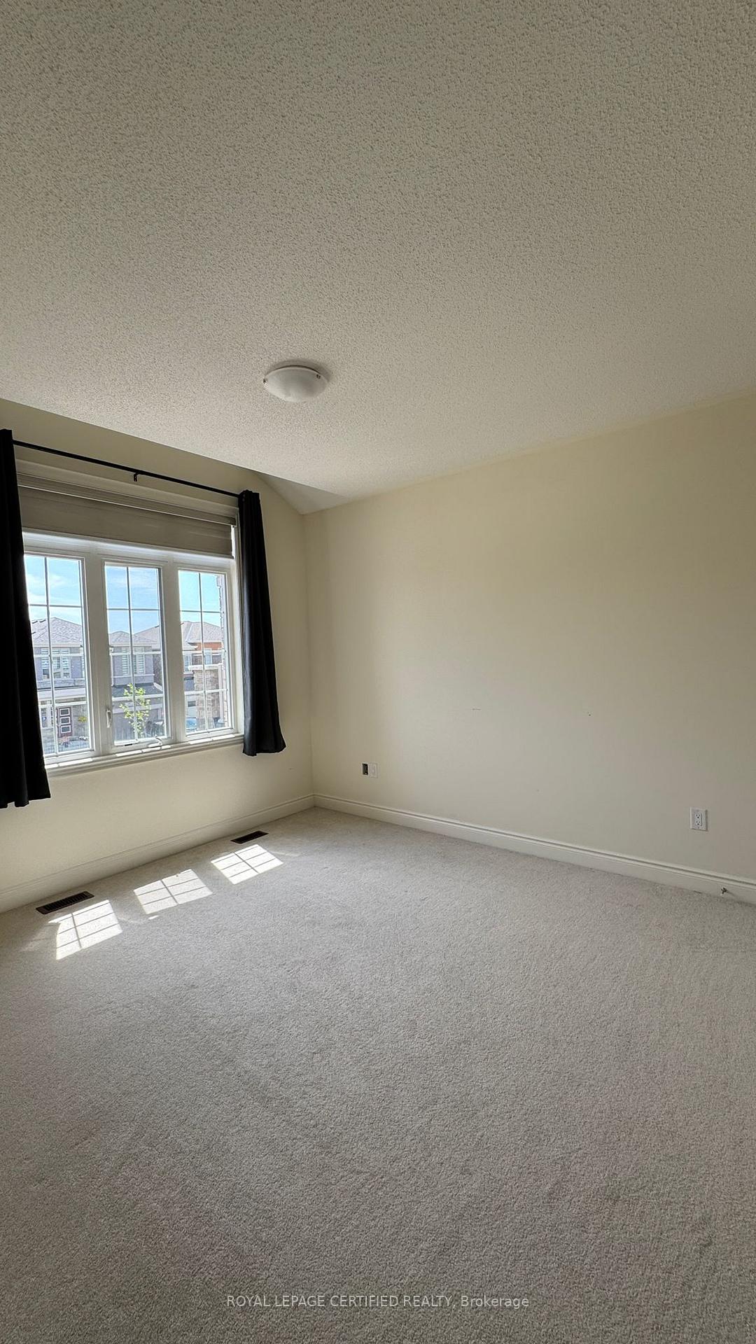 Photo 8 of 172 Bloomfield Crescent, Cambridge, Little's Corners — HOMEH