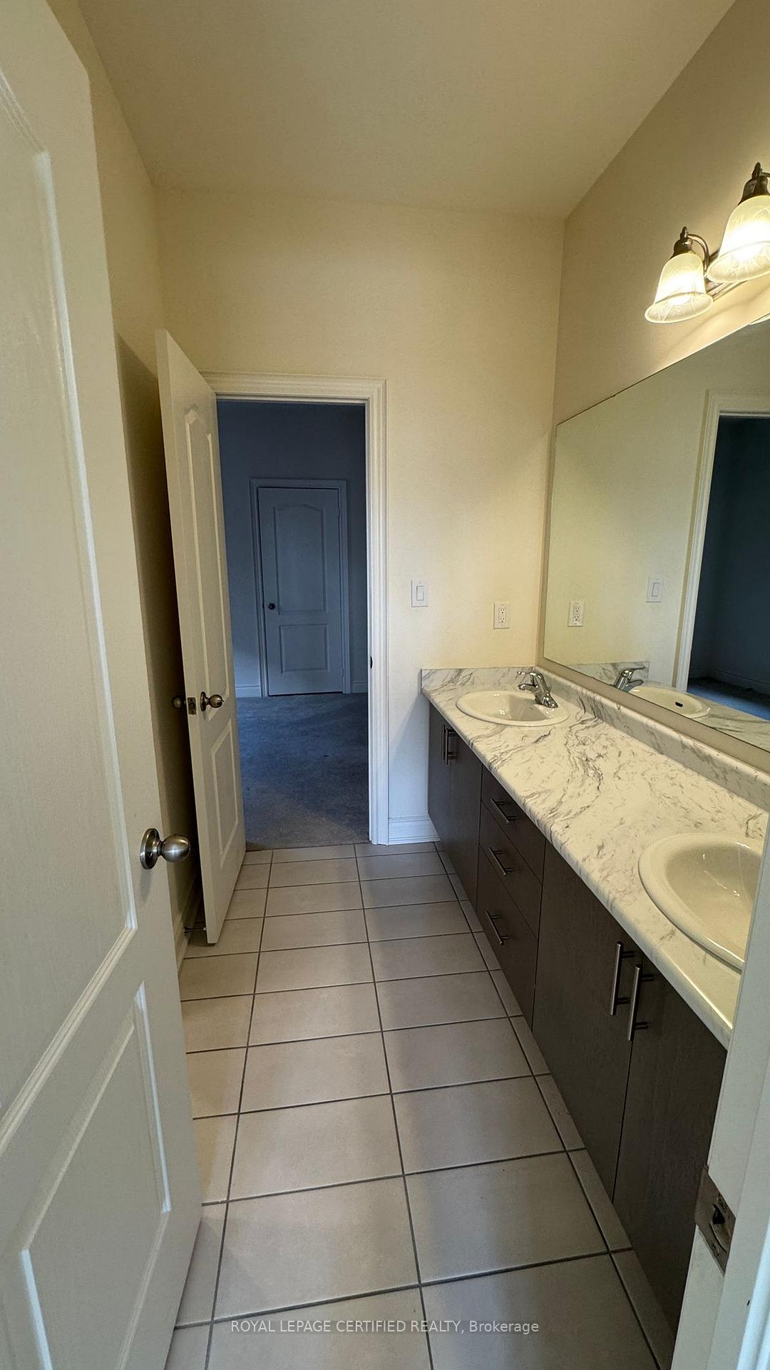 Photo 10 of 172 Bloomfield Crescent, Cambridge, Little's Corners — HOMEH