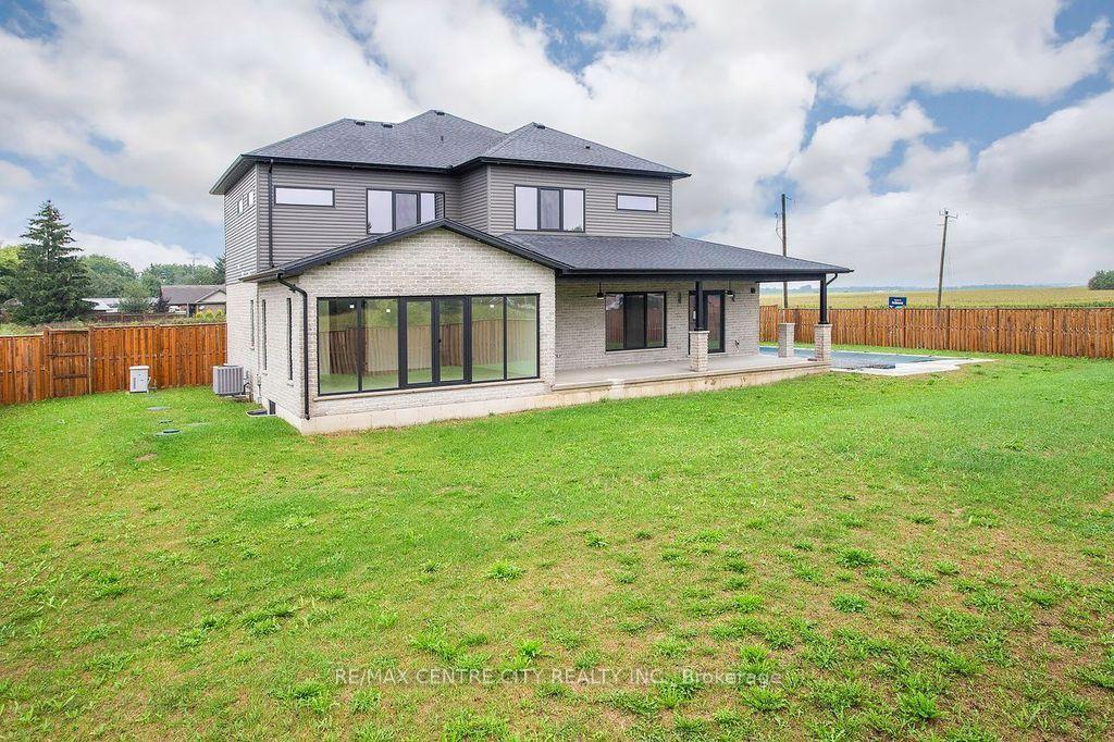 Photo 3 of 1 James Street, Strathroy-Caradoc, Melbourne — HOMEH