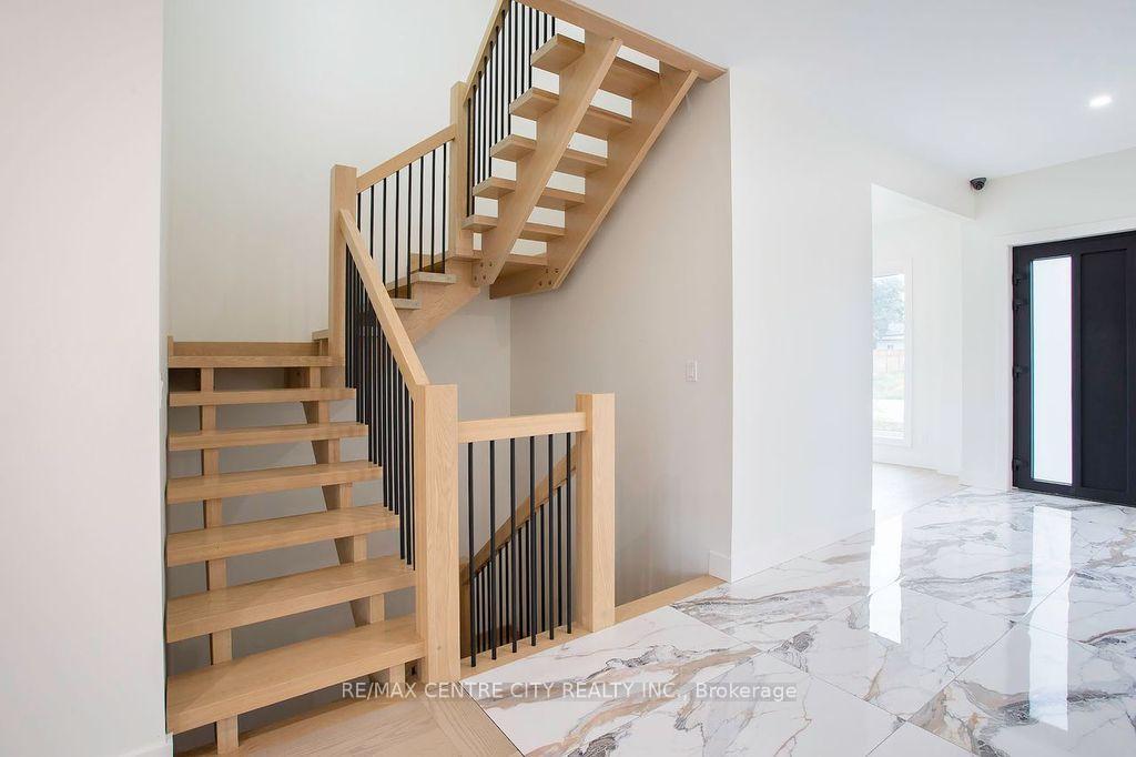 Photo 25 of 1 James Street, Strathroy-Caradoc, Melbourne — HOMEH