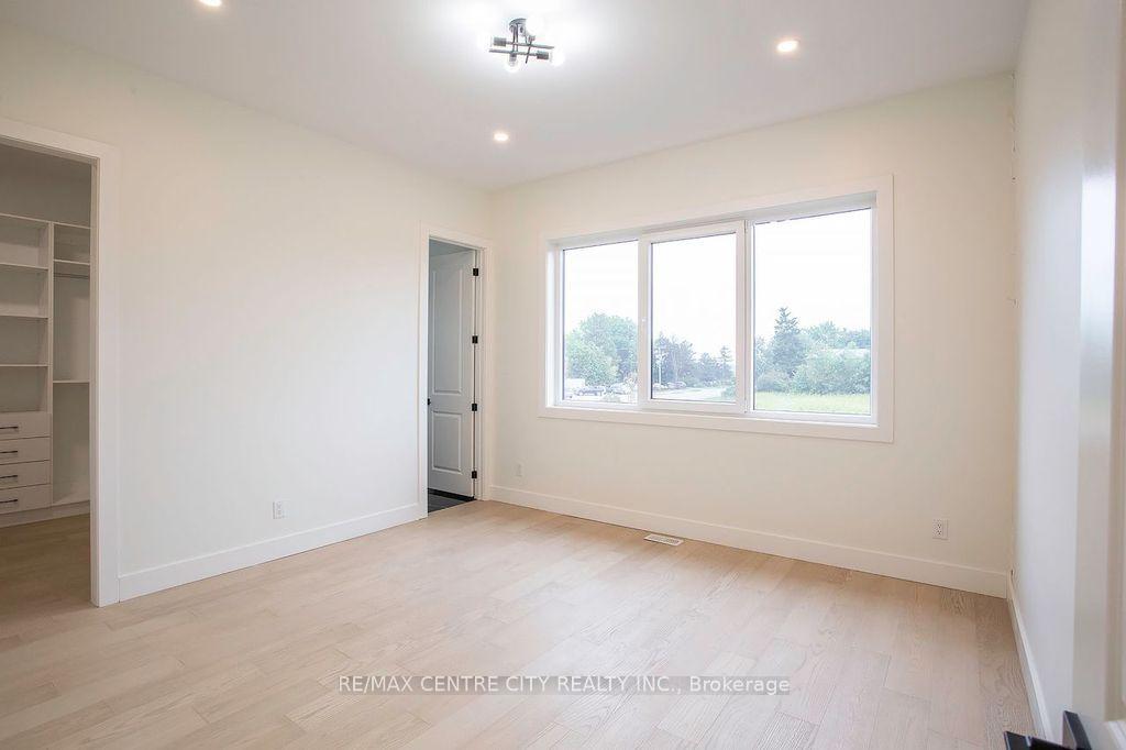 Photo 29 of 1 James Street, Strathroy-Caradoc, Melbourne — HOMEH