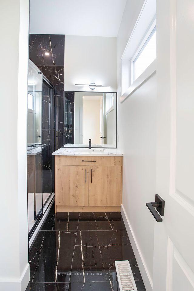 Photo 31 of 1 James Street, Strathroy-Caradoc, Melbourne — HOMEH