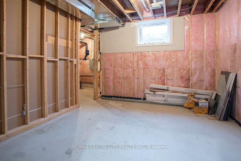 Photo 42 of 1 James Street, Strathroy-Caradoc, Melbourne — HOMEH