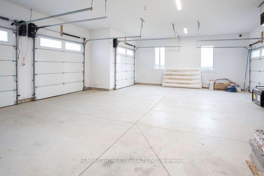 Photo 43 of 1 James Street, Strathroy-Caradoc, Melbourne — HOMEH