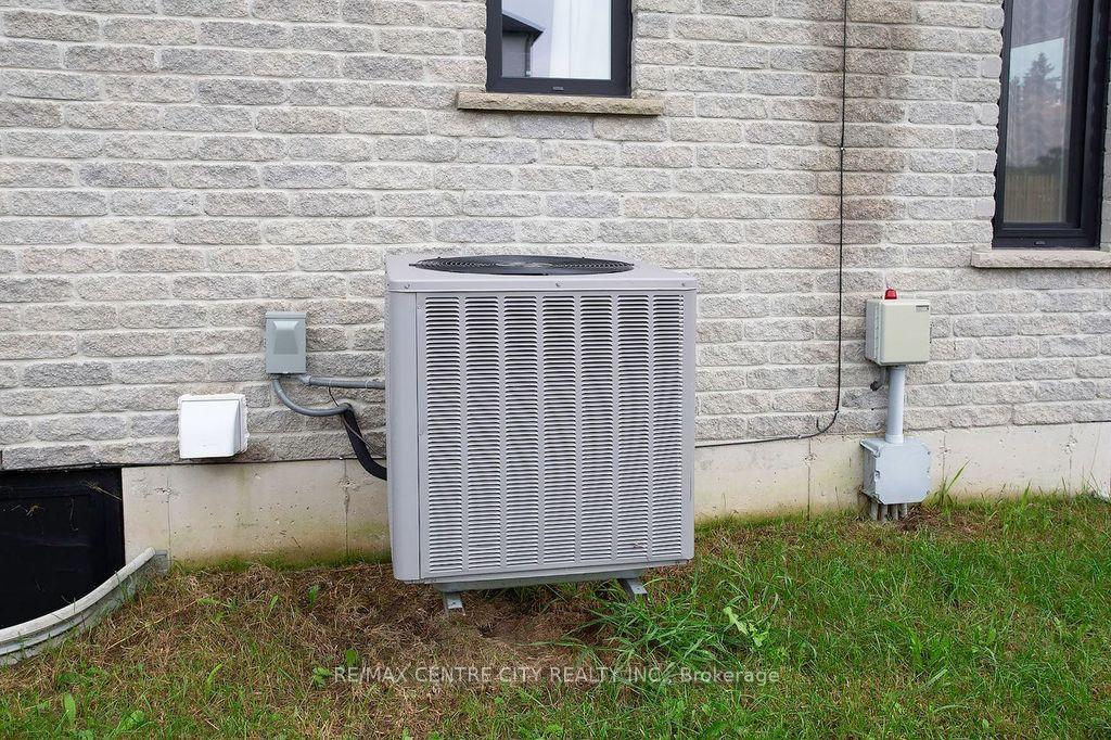 Photo 49 of 1 James Street, Strathroy-Caradoc, Melbourne — HOMEH