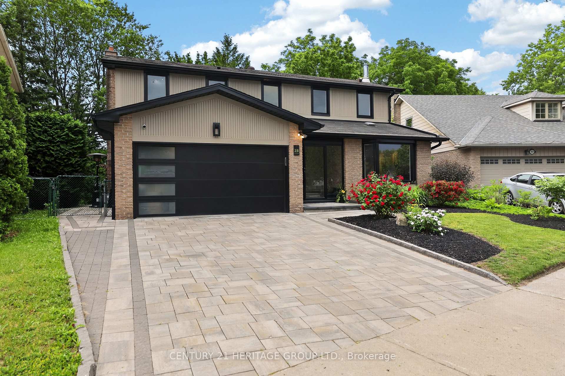 Photo 2 of 28 Innis Crescent, Richmond Hill, Mill Pond — HOMEH