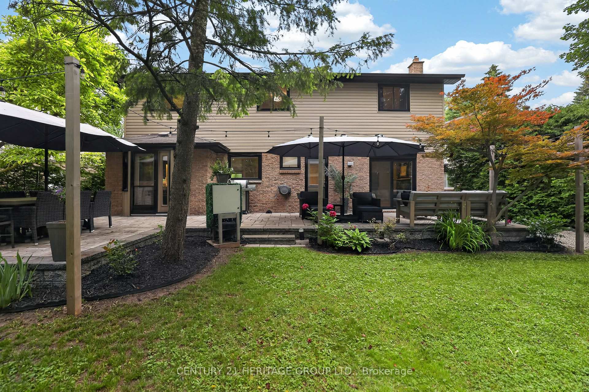 Photo 3 of 28 Innis Crescent, Richmond Hill, Mill Pond — HOMEH