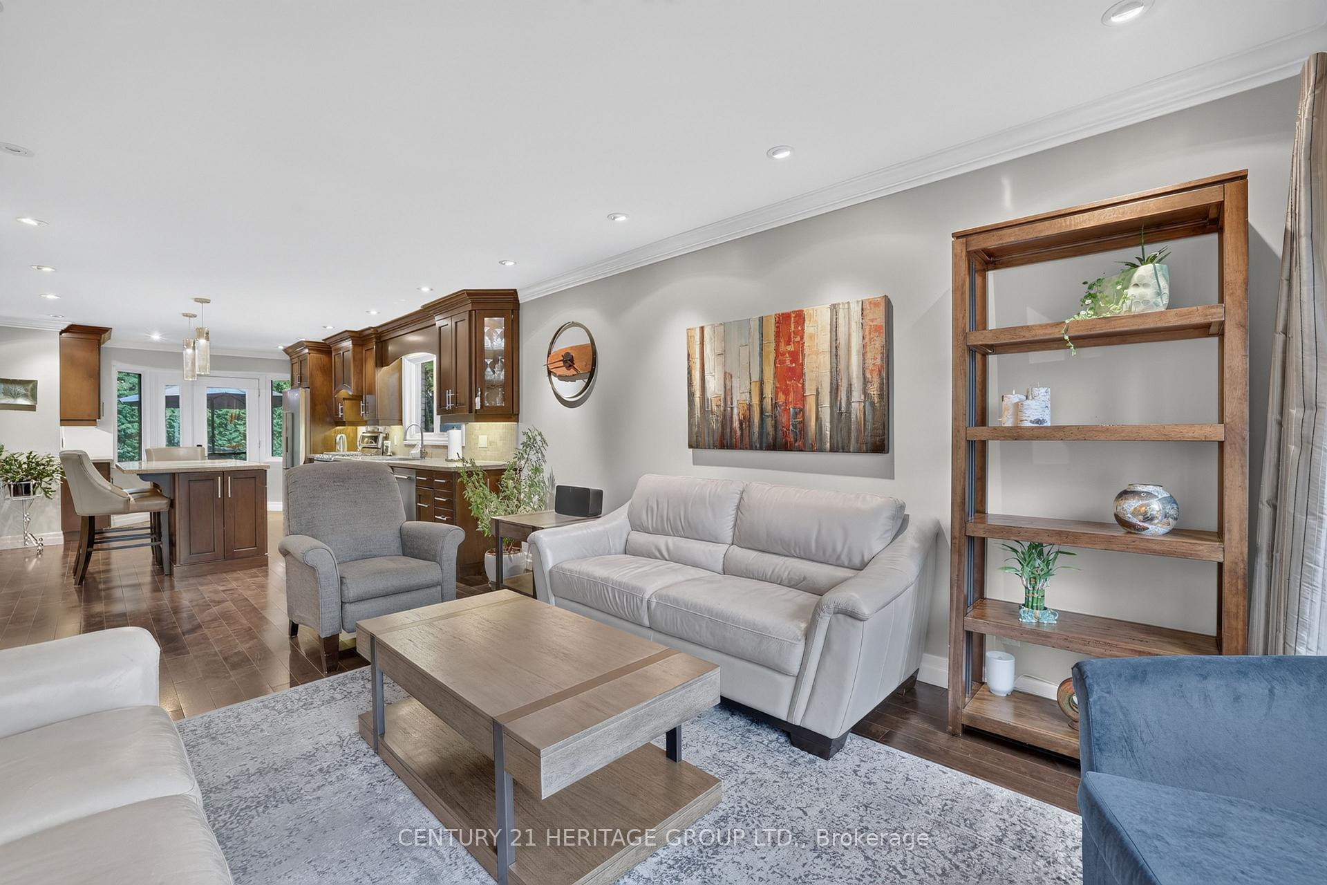 Photo 11 of 28 Innis Crescent, Richmond Hill, Mill Pond — HOMEH