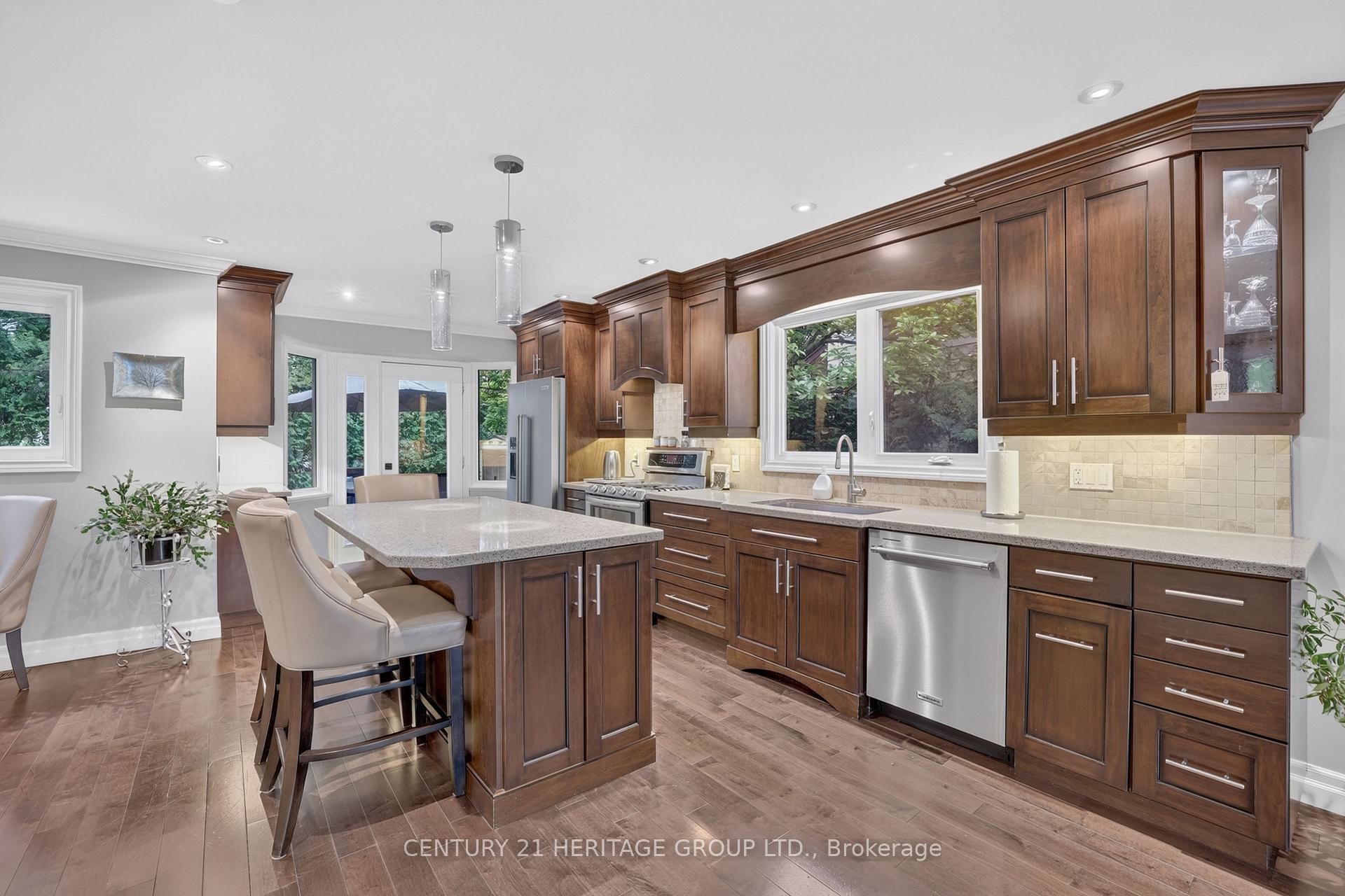 Photo 14 of 28 Innis Crescent, Richmond Hill, Mill Pond — HOMEH