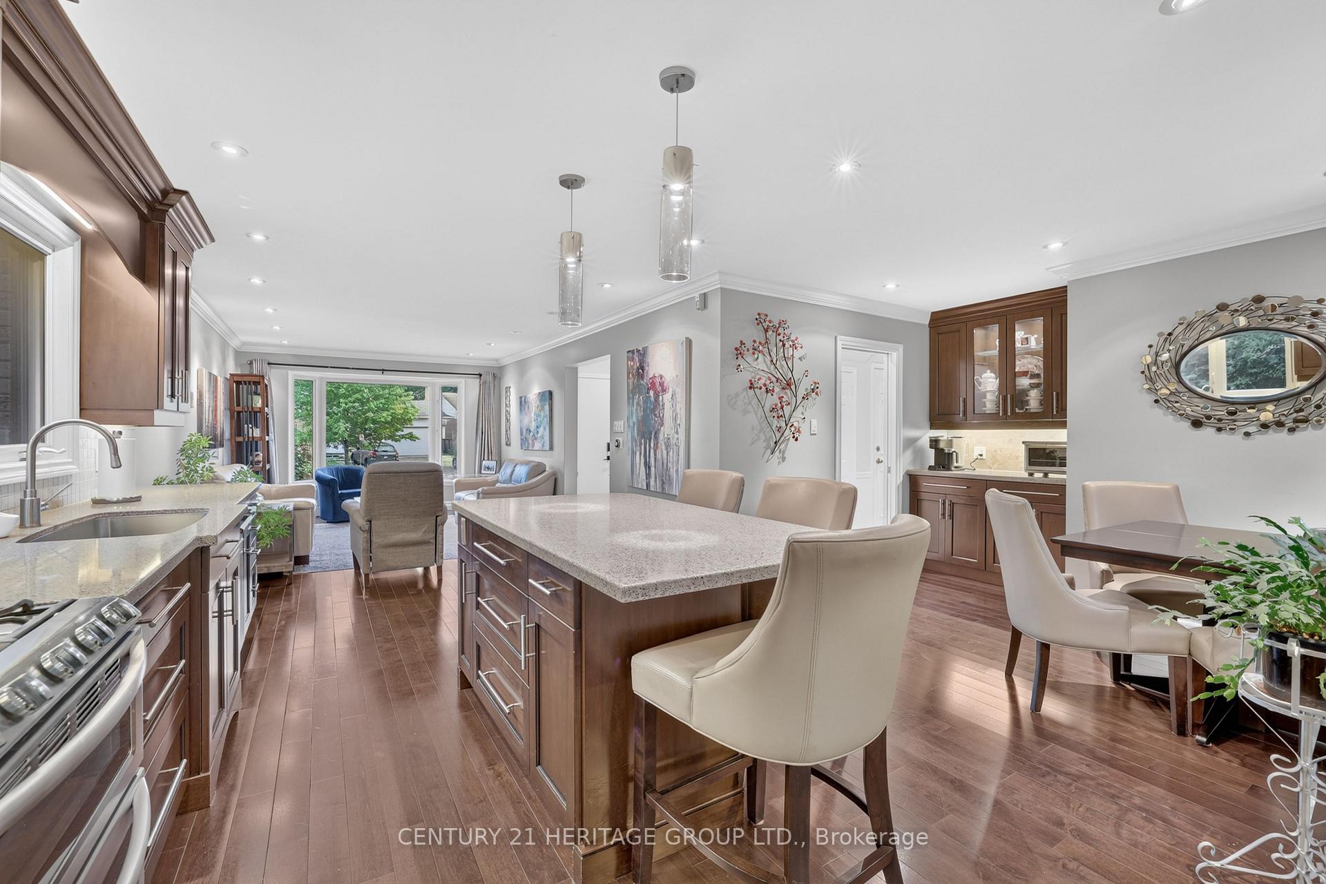 Photo 17 of 28 Innis Crescent, Richmond Hill, Mill Pond — HOMEH