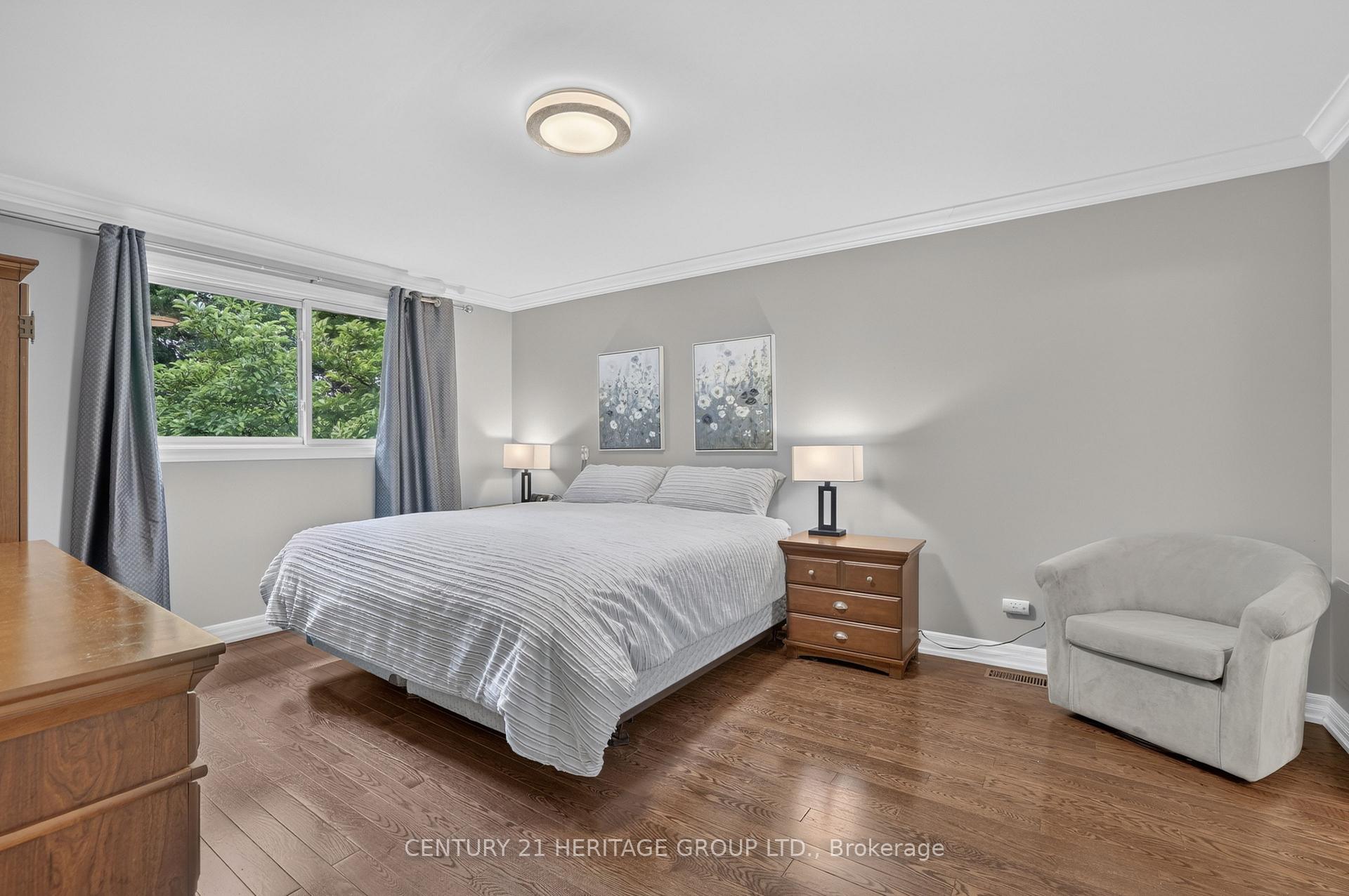 Photo 24 of 28 Innis Crescent, Richmond Hill, Mill Pond — HOMEH