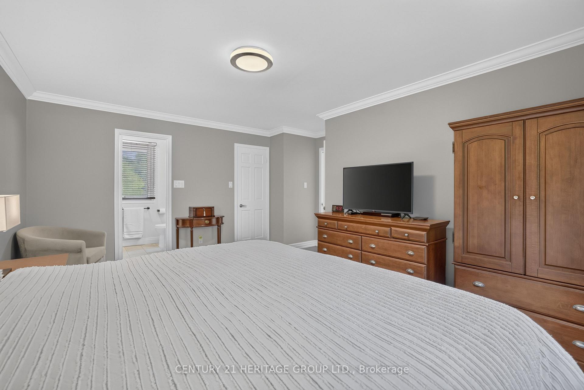 Photo 26 of 28 Innis Crescent, Richmond Hill, Mill Pond — HOMEH