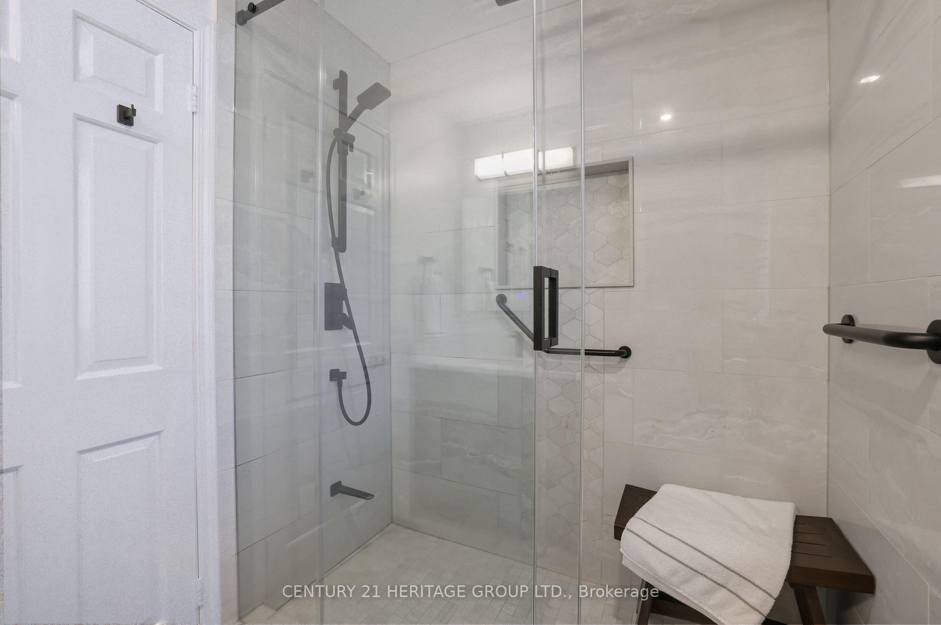 Photo 28 of 28 Innis Crescent, Richmond Hill, Mill Pond — HOMEH