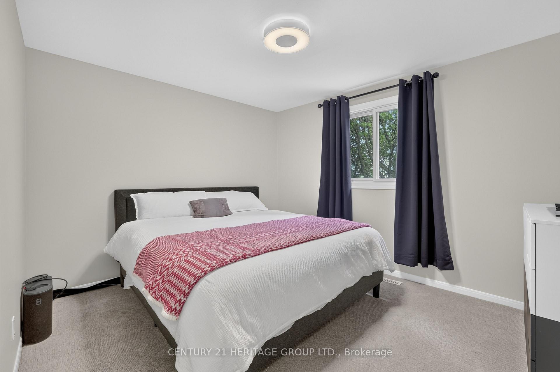 Photo 29 of 28 Innis Crescent, Richmond Hill, Mill Pond — HOMEH