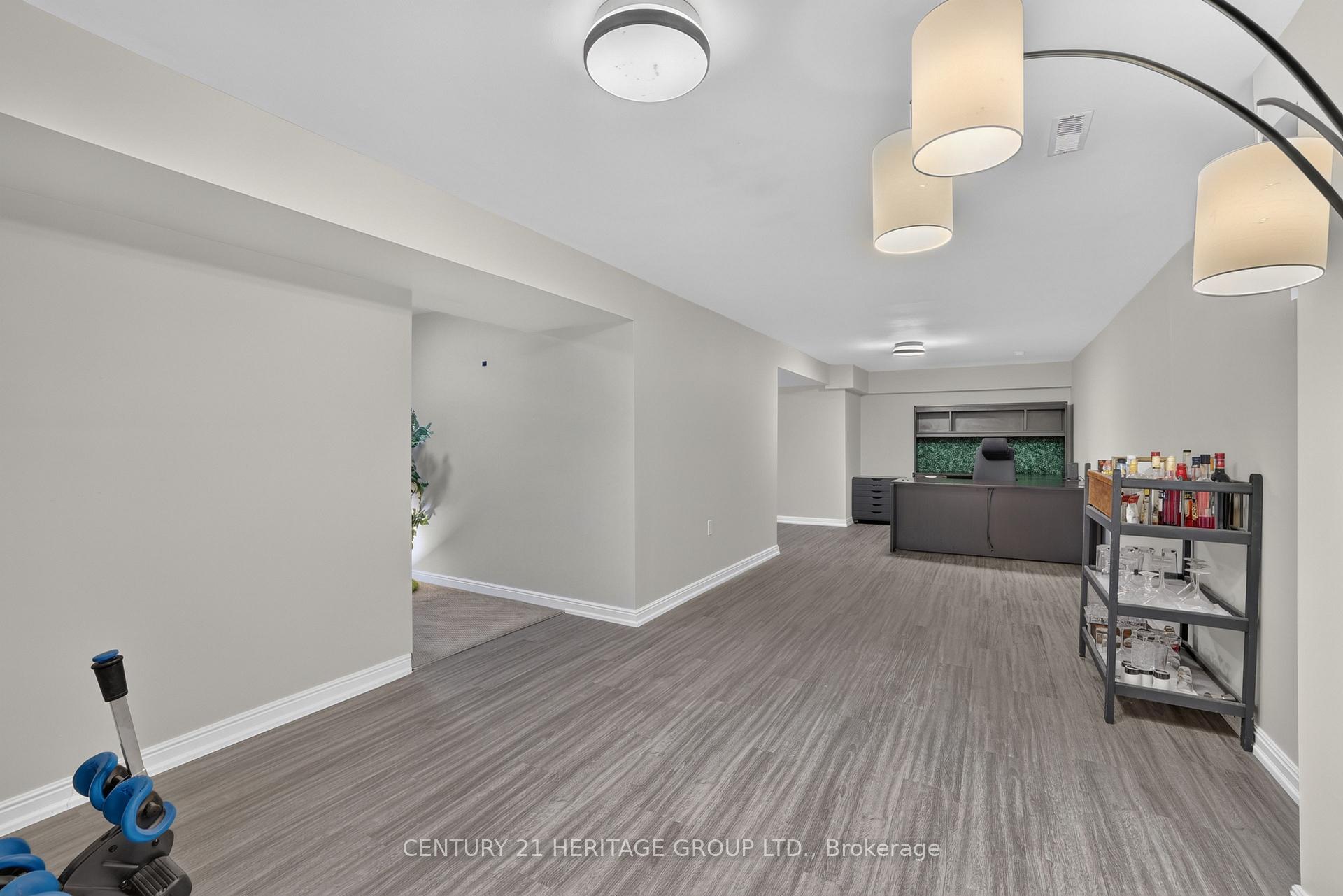 Photo 36 of 28 Innis Crescent, Richmond Hill, Mill Pond — HOMEH