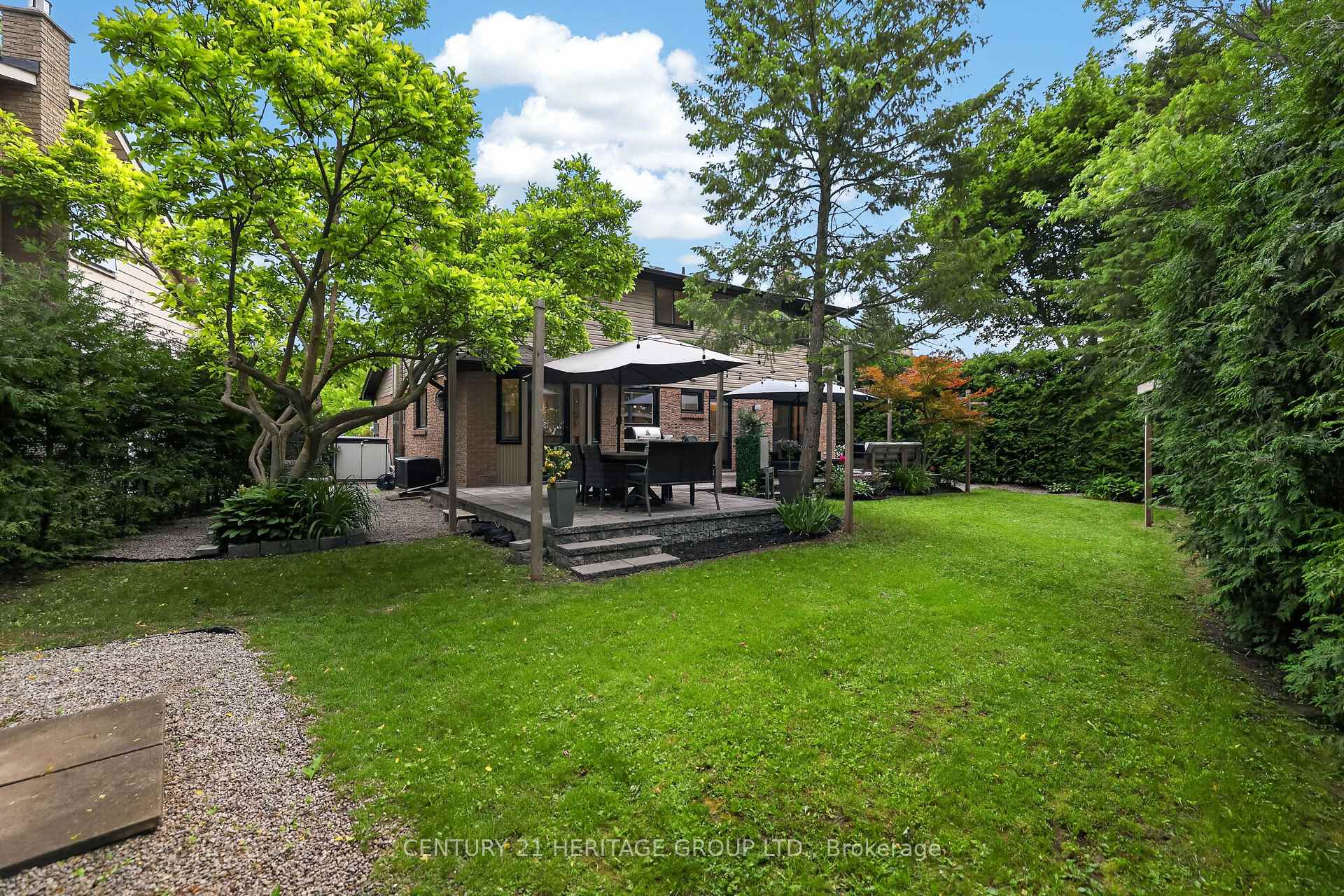 Photo 39 of 28 Innis Crescent, Richmond Hill, Mill Pond — HOMEH