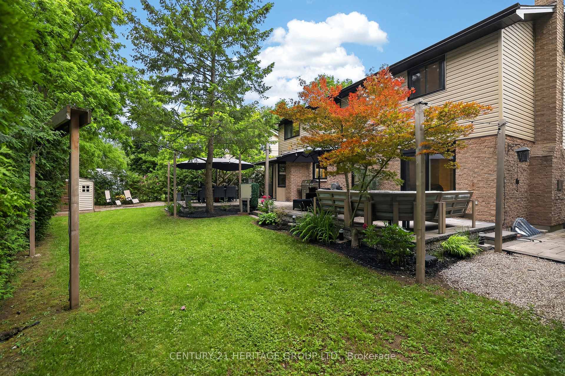 Photo 41 of 28 Innis Crescent, Richmond Hill, Mill Pond — HOMEH