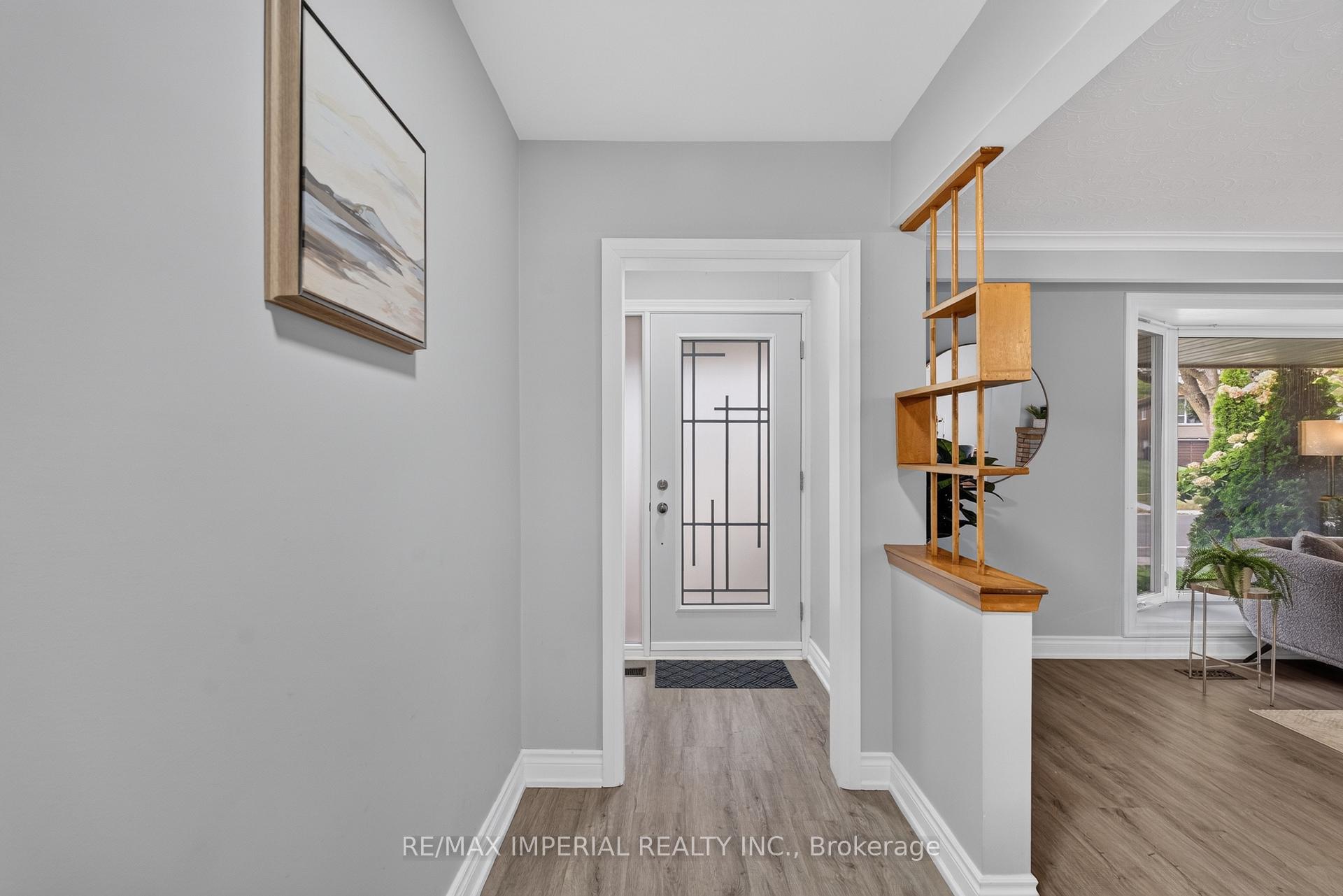 Photo 3 of 3 Minstrel Drive, Etobicoke, Stonegate-Queensway — HOMEH