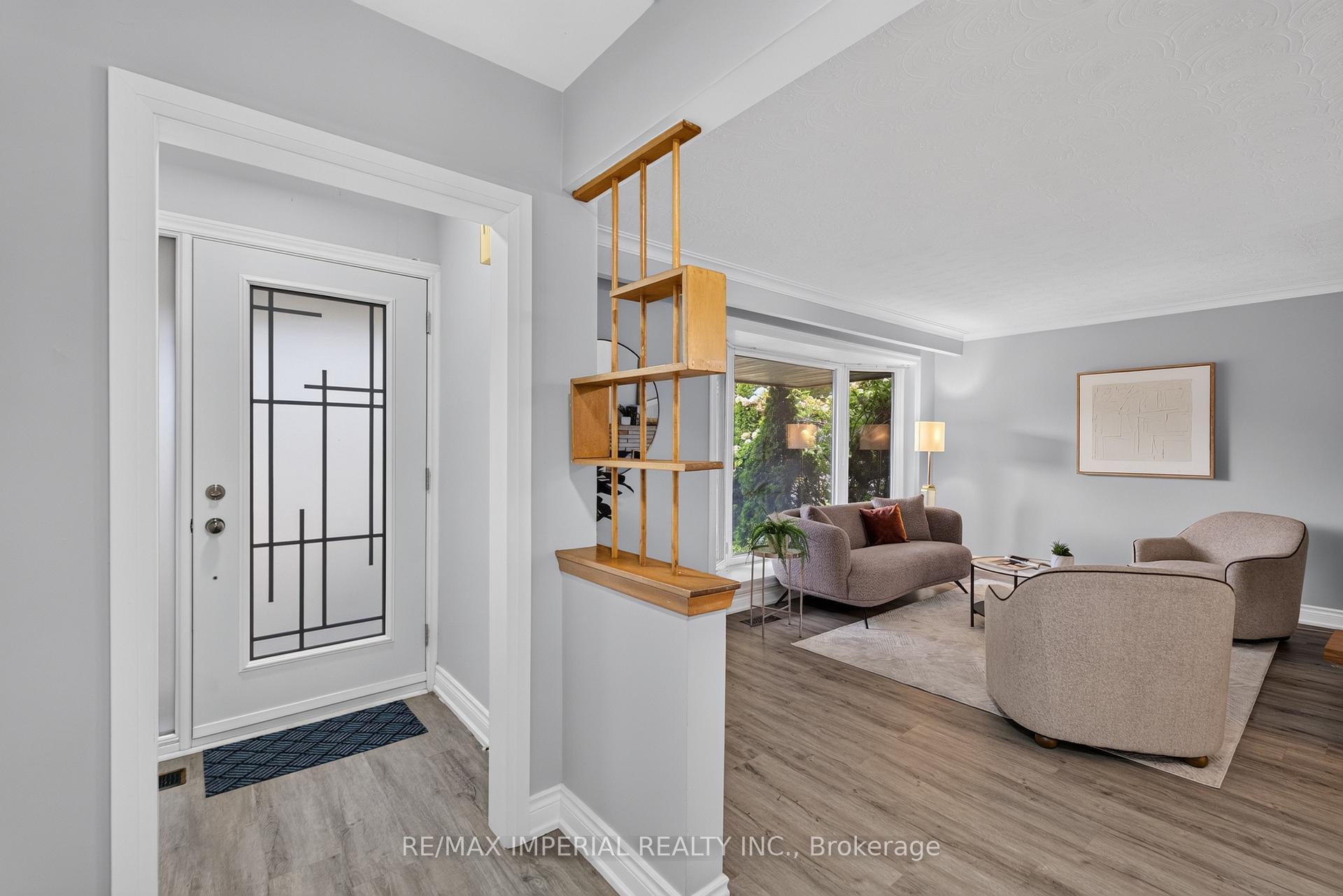 Photo 4 of 3 Minstrel Drive, Etobicoke, Stonegate-Queensway — HOMEH