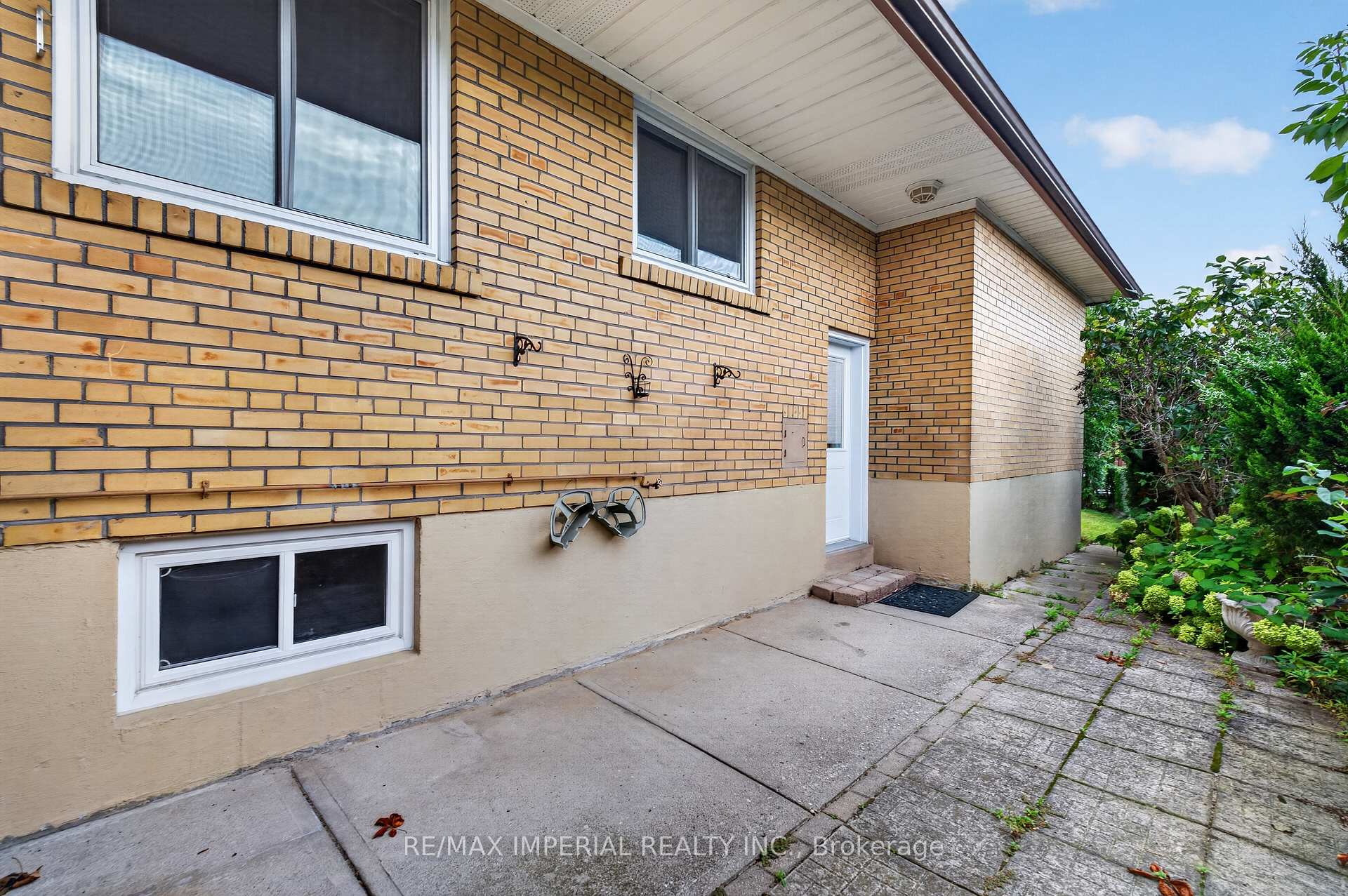 Photo 40 of 3 Minstrel Drive, Etobicoke, Stonegate-Queensway — HOMEH