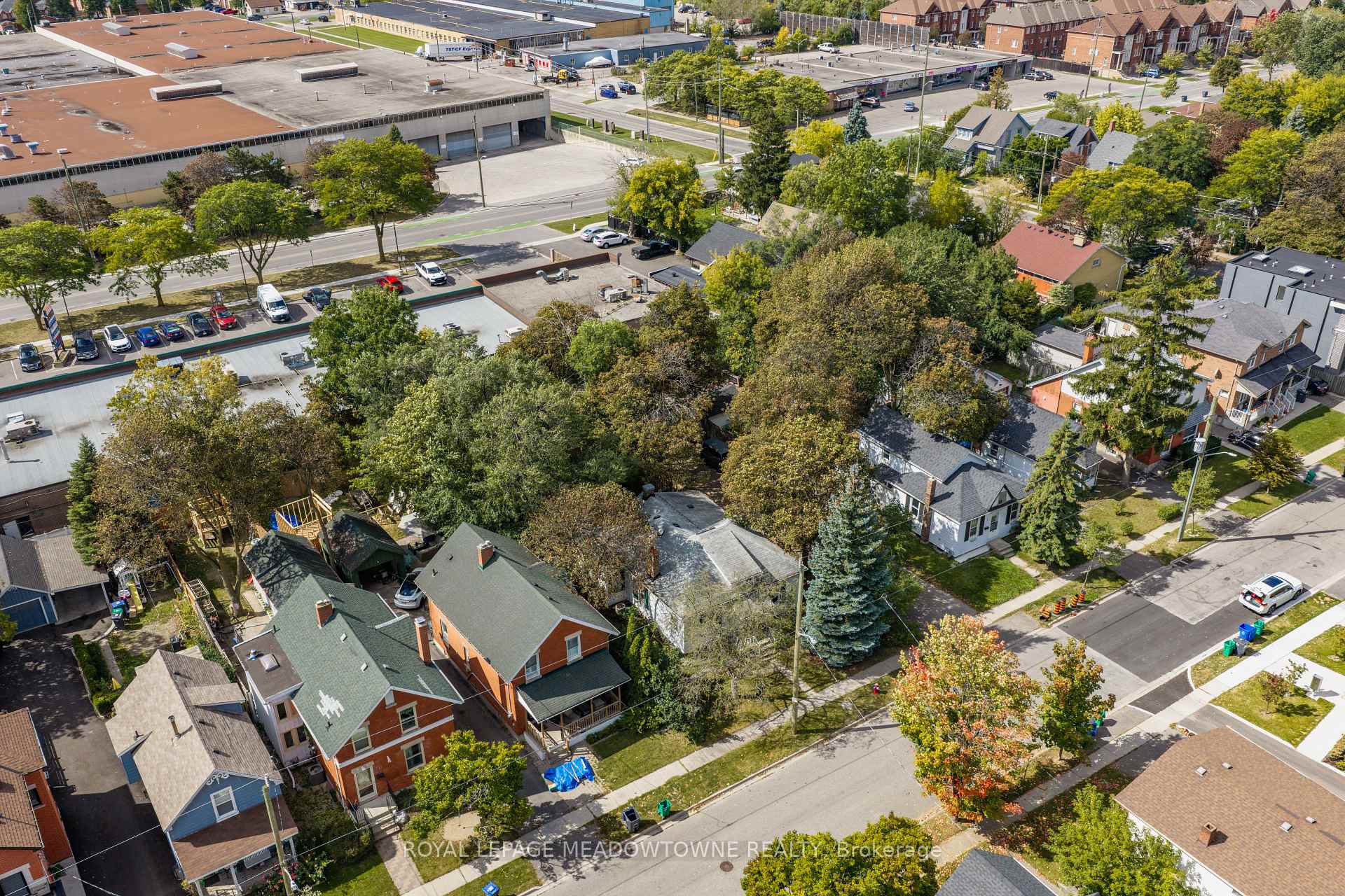 Photo 24 of 15 West Street, Brampton, Downtown Brampton — HOMEH