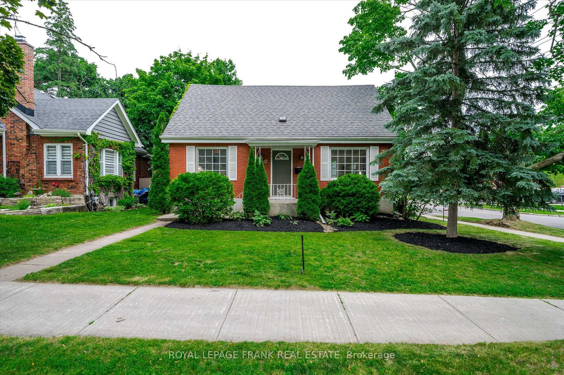Photo 2 of 470 Albertus Avenue, Peterborough, Town Ward 3 — HOMEH