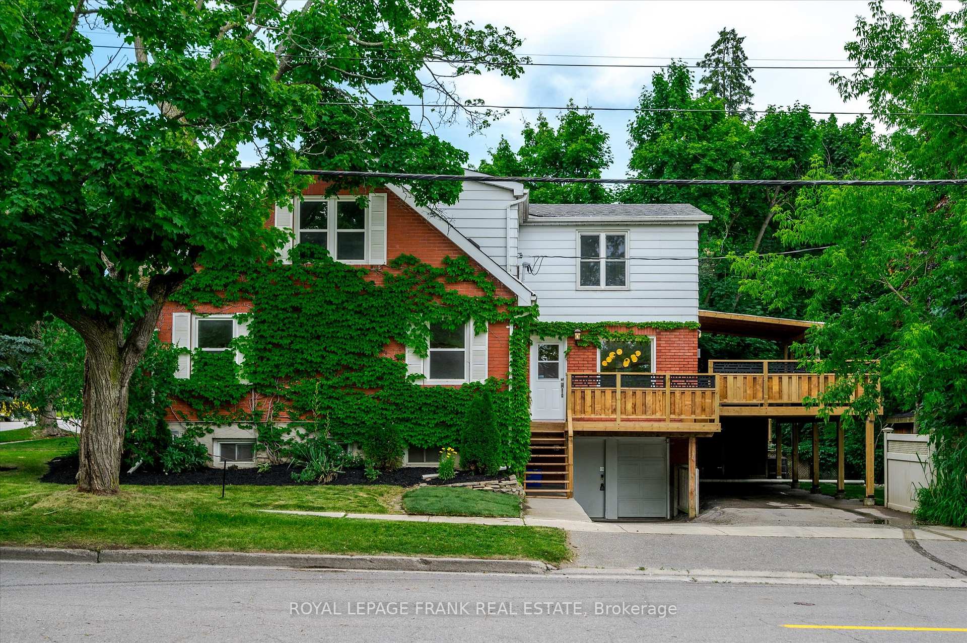 Photo 3 of 470 Albertus Avenue, Peterborough, Town Ward 3 — HOMEH