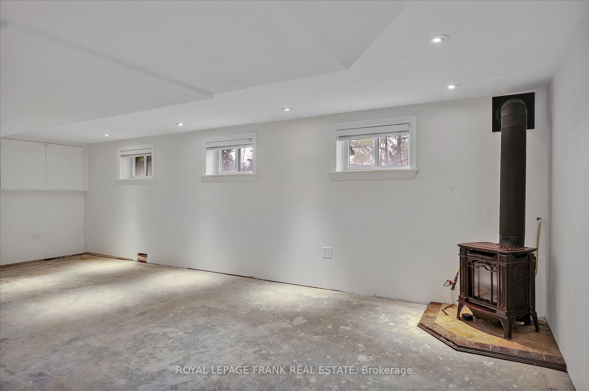 Photo 40 of 470 Albertus Avenue, Peterborough, Town Ward 3 — HOMEH