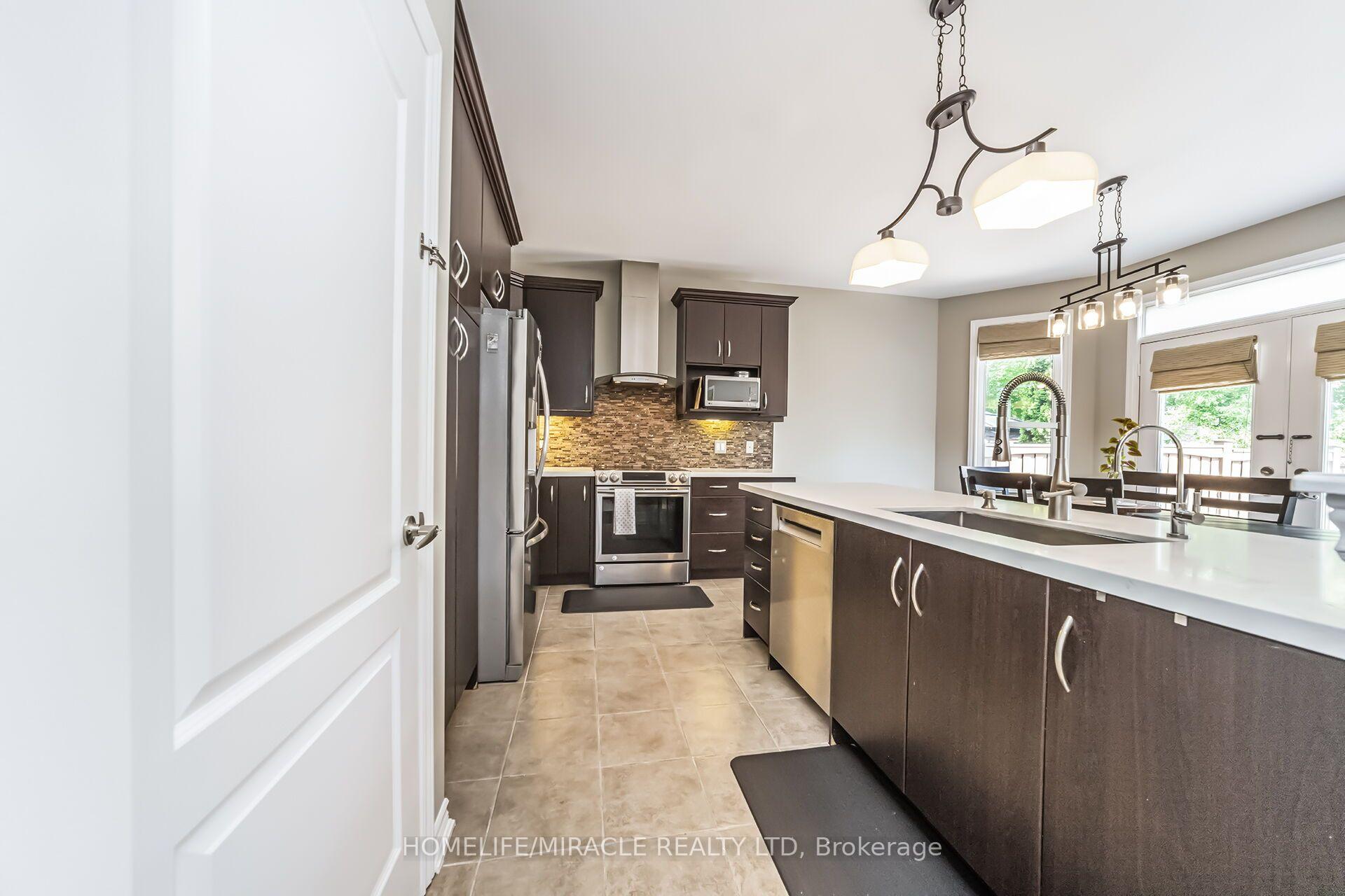 Photo 19 of 3 Losino Street, Caledon, Rural Caledon — HOMEH
