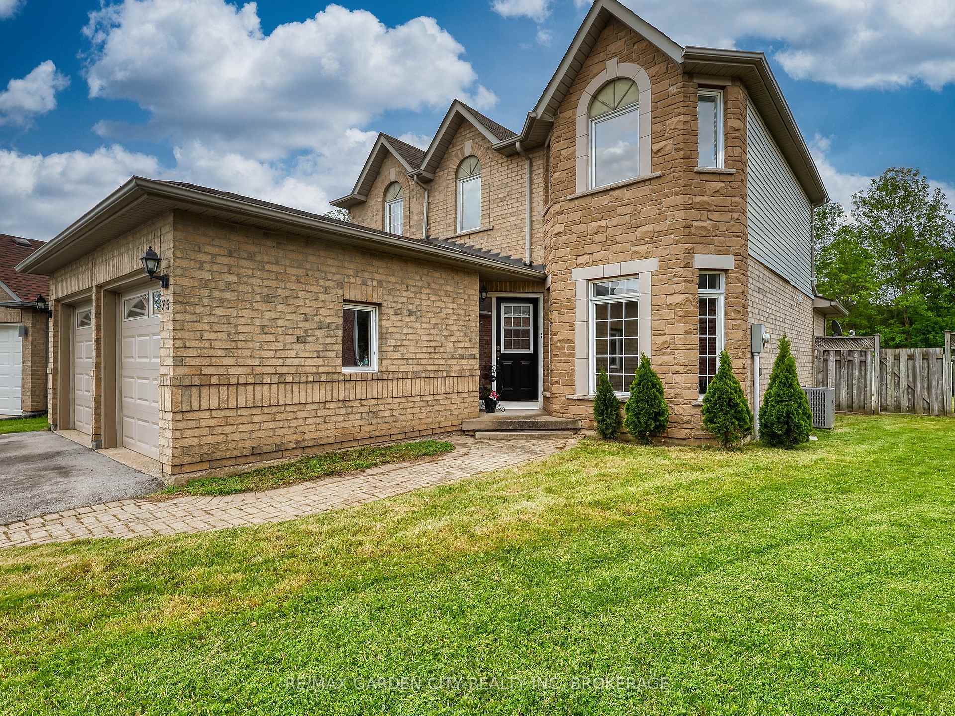 Photo 1 of 75 Jackson Court E, Welland, N. Welland — HOMEH