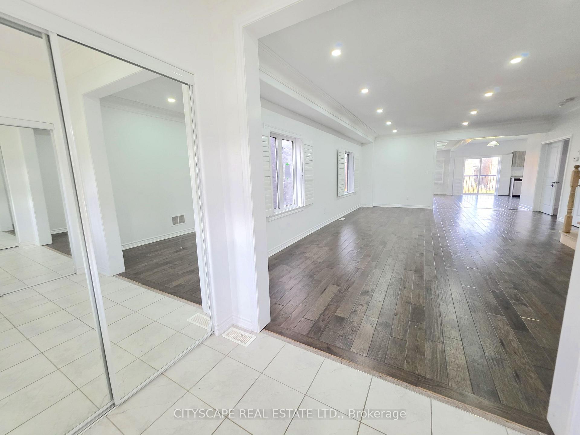 Photo 6 of 321 Van Dusen Avenue, Southgate — HOMEH
